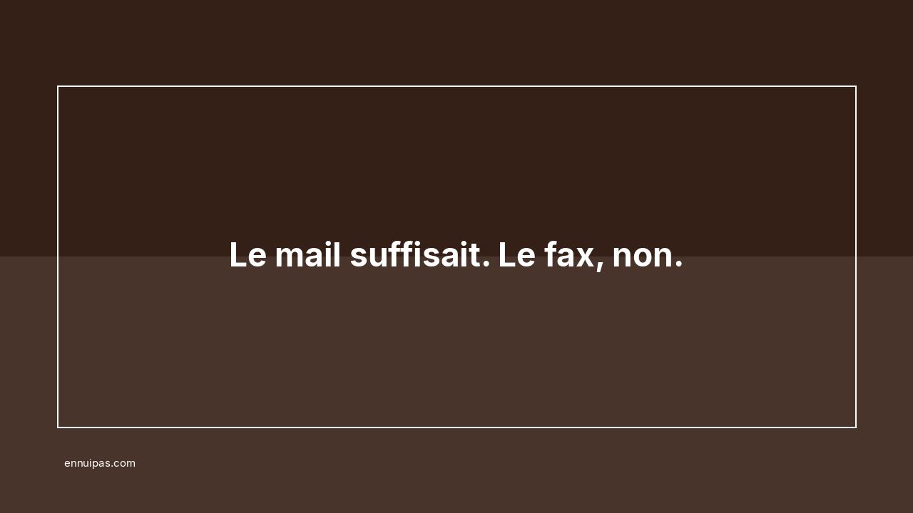 Fax à bobine sur un bureau de port, formulaire tamponné, plan épais.