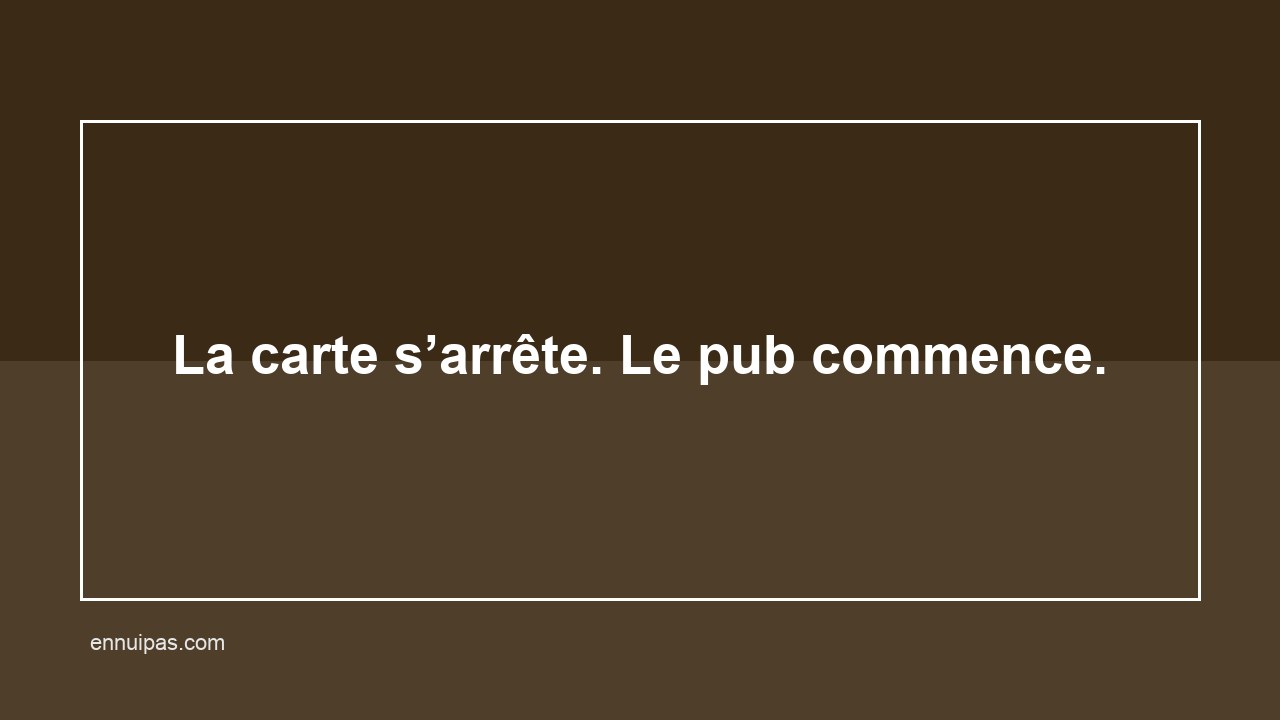Carte IGN pliée, boussole, façade de pub de campagne.